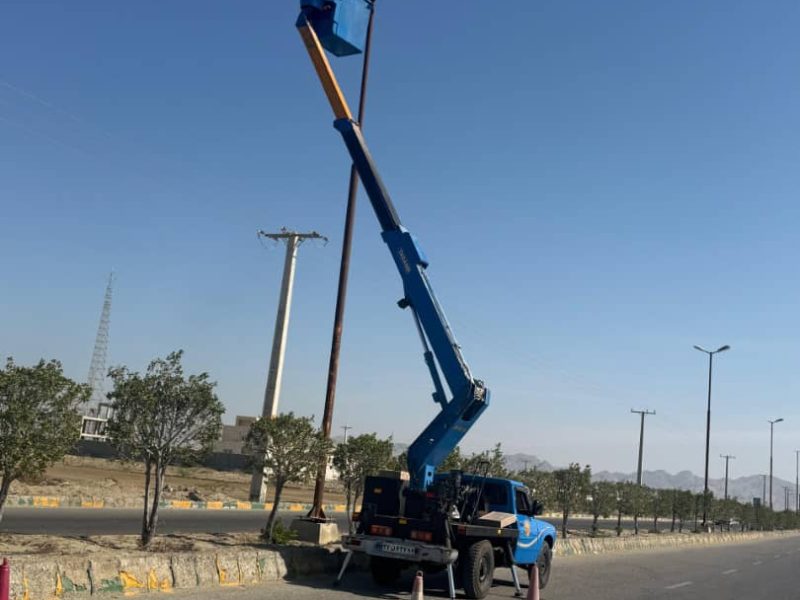 اجرای پروژه بهبود نورپردازی بلوار ساحلی سیریک